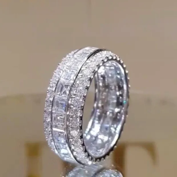 Prinzessschliff Diamantweiß Ringband aus 925er Sterlingsilber Prinzessschliff Diamantweiß Ringband aus 925er Sterlingsilber