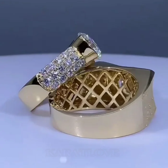Paar-Ringe aus gelbvergoldetem Sterlingsilber mit Brillantschliff-Diamant
