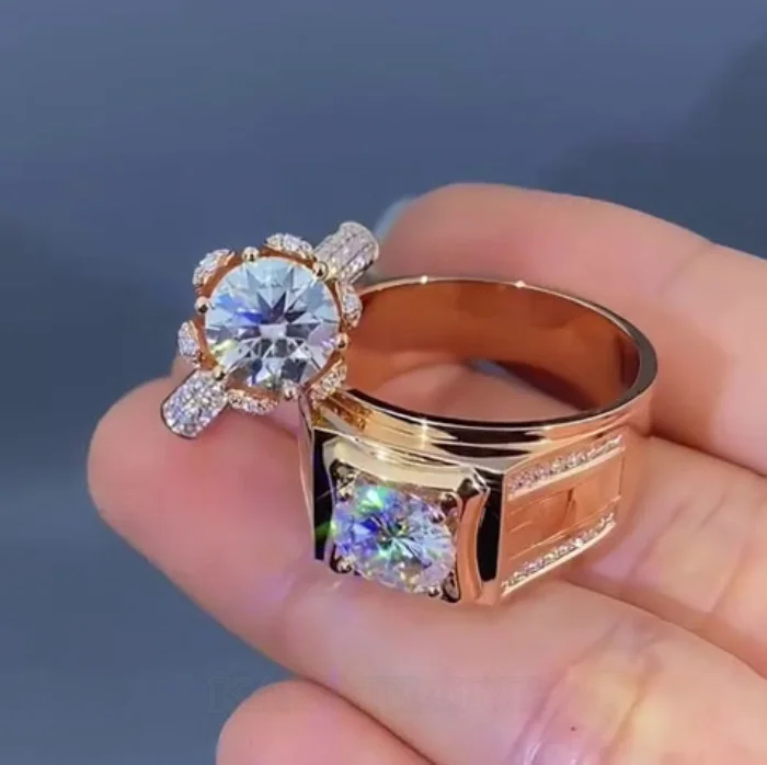 Paar-Ringe aus rosévergoldetem Sterlingsilber mit Brillantschliff-Diamant