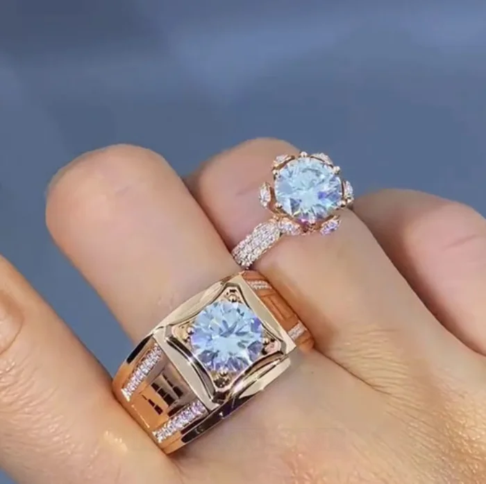 Paar-Ringe aus rosévergoldetem Sterlingsilber mit Brillantschliff-Diamant