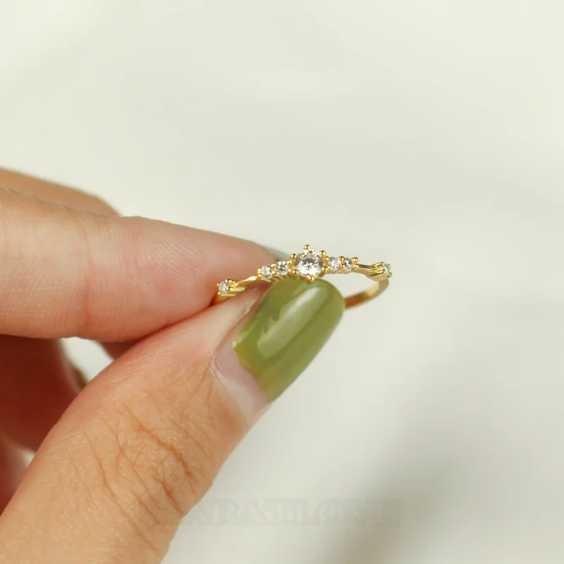 Diamantweiß Rundschliff Gelbgold Stacking Minimalistisch Ring aus 925er Sterlingsilber