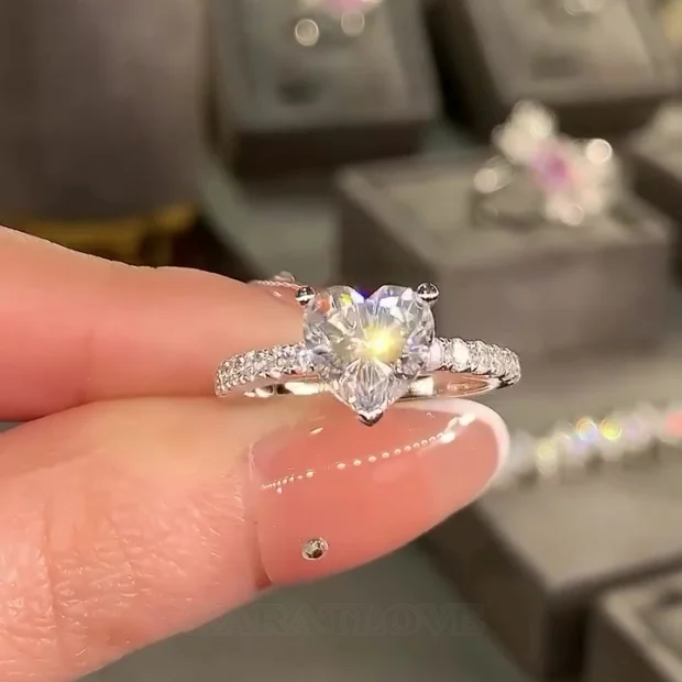 Herzförmige Diamantweiß Verlobungsring aus 925er Sterlingsilber