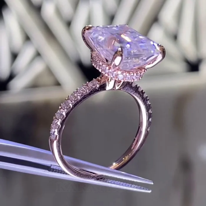 Smaragdschliff Diamantweiß Verstecktes Halo 925er Sterlingsilber Roségold Verlobungsring Smaragdschliff Diamantweiß Verstecktes Halo 925er Sterlingsilber Roségold Verlobungsring