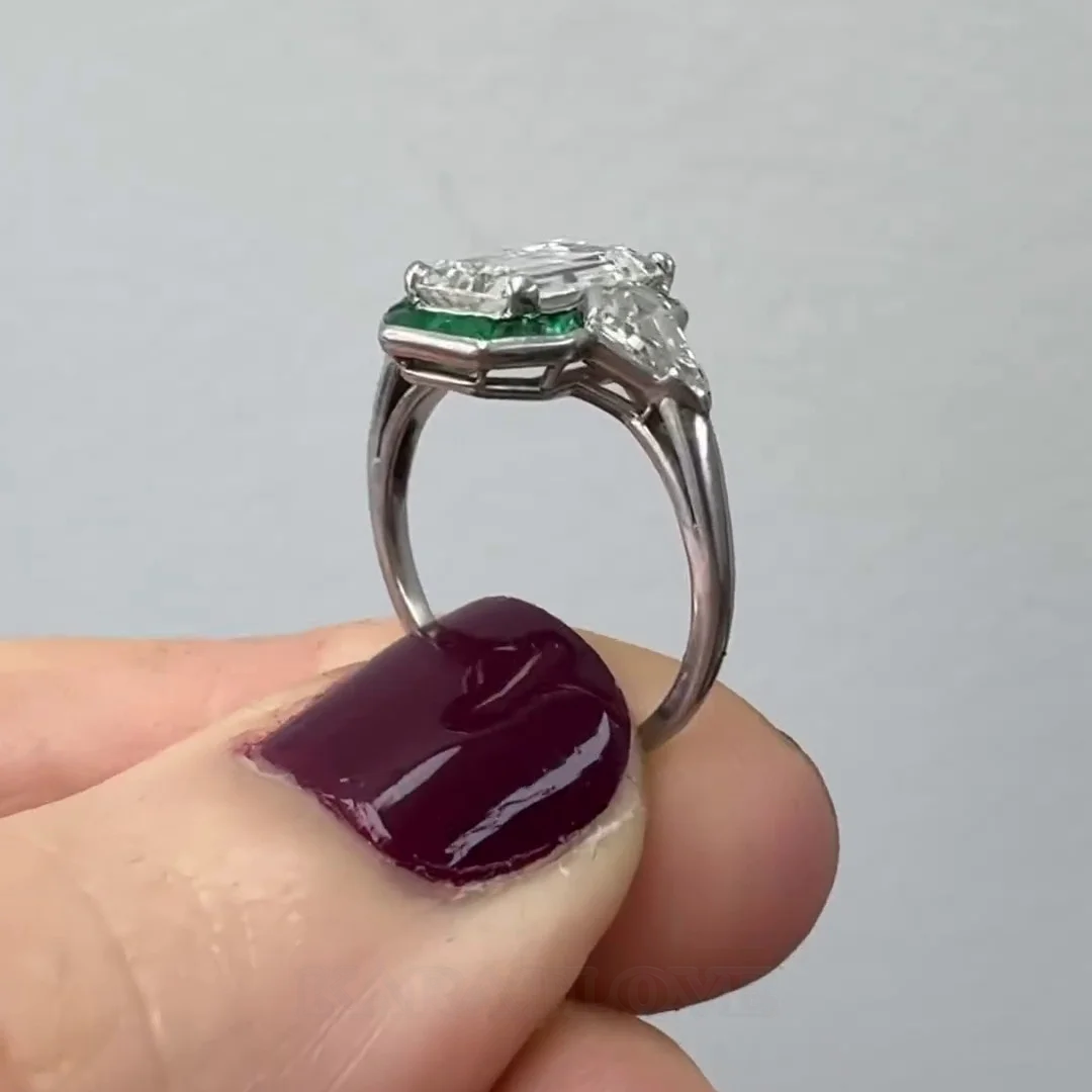 Smaragd Diamantweiß 925er Sterlingsilber Halo 3-Steine Verlobungsring
