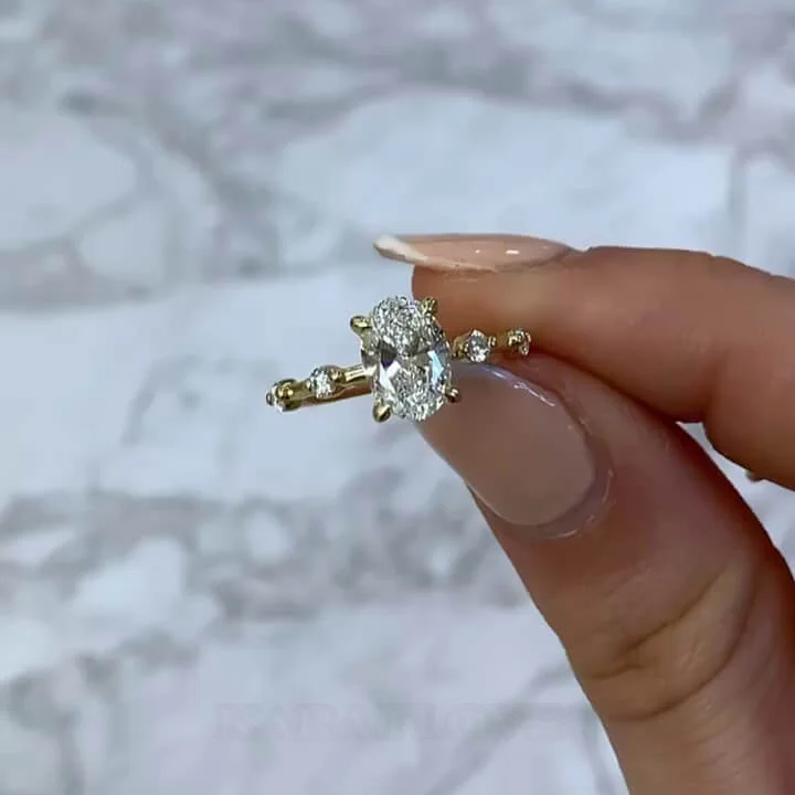 Ovalschnitt Diamantweiß 925er Sterlingsilber Gelbgold Klassisch Verlobungsring
