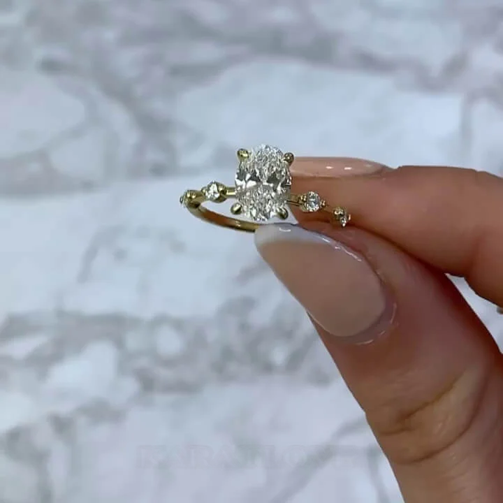 Ovalschnitt Diamantweiß 925er Sterlingsilber Gelbgold Klassisch Verlobungsring