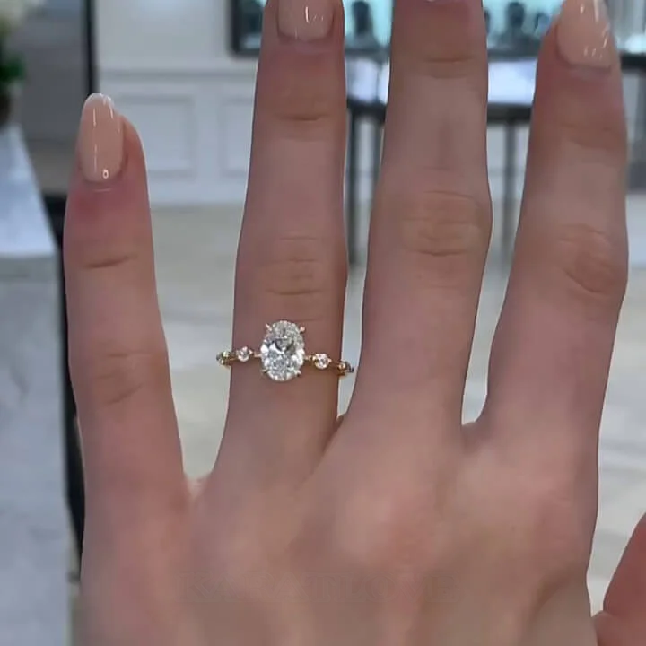 Ovalschnitt Diamantweiß 925er Sterlingsilber Gelbgold Klassisch Verlobungsring