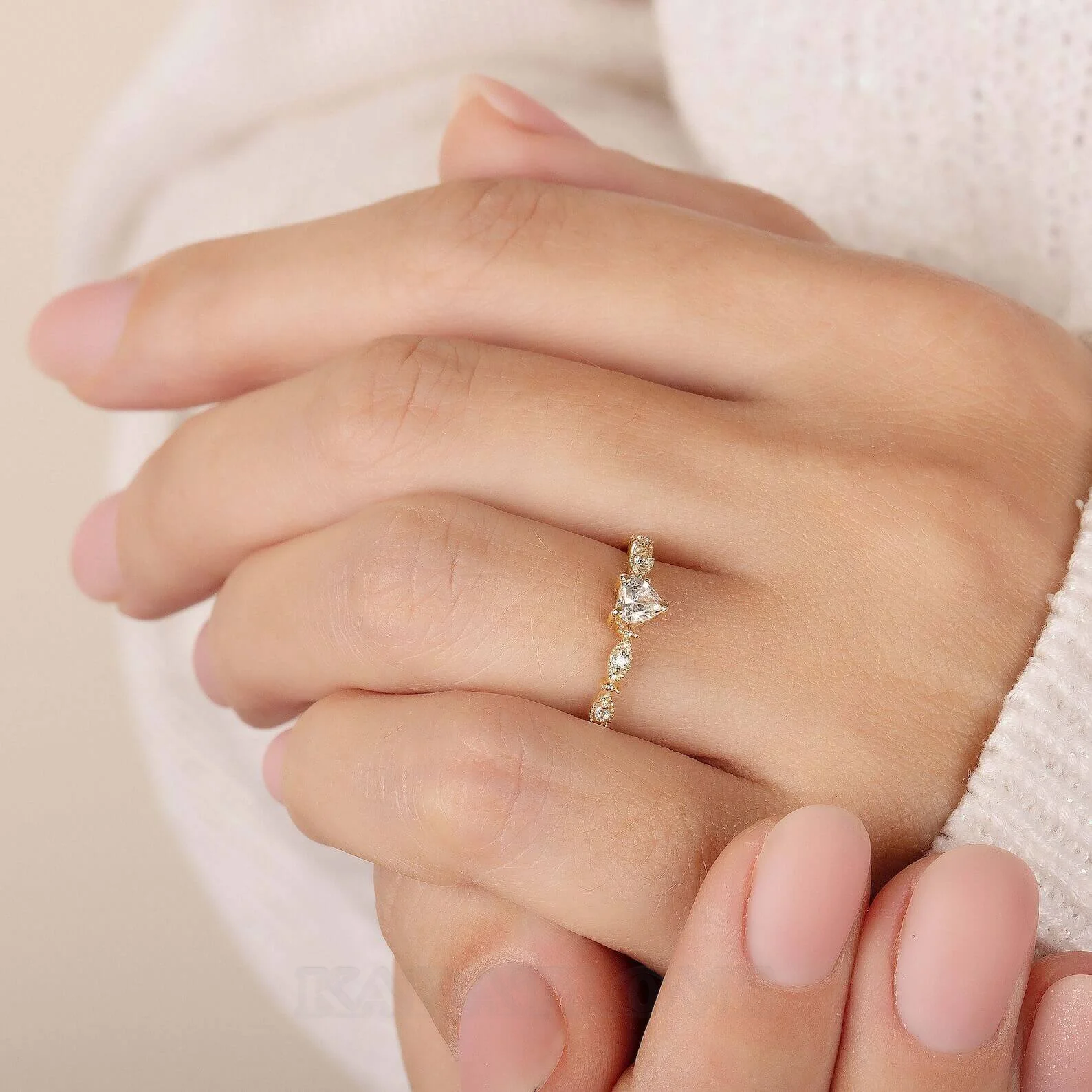 Herzförmige Diamantweiß 925er Sterlingsilber Verlobungsring