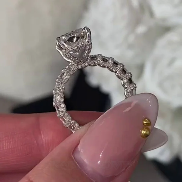Radiantschliff Diamantweiß 925er Sterlingsilber Verstecktes Halo Verlobungsring