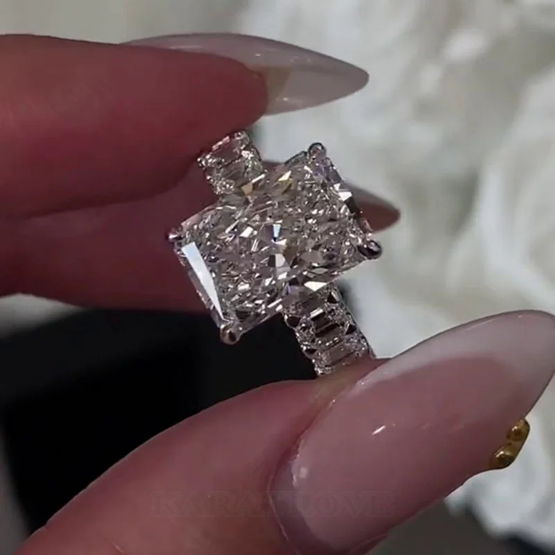 Radiantschliff Diamantweiß 925er Sterlingsilber Verstecktes Halo Verlobungsring