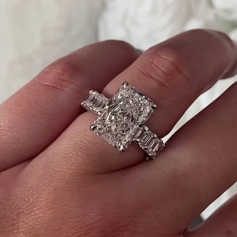 Radiantschliff Diamantweiß 925er Sterlingsilber Verstecktes Halo Verlobungsring