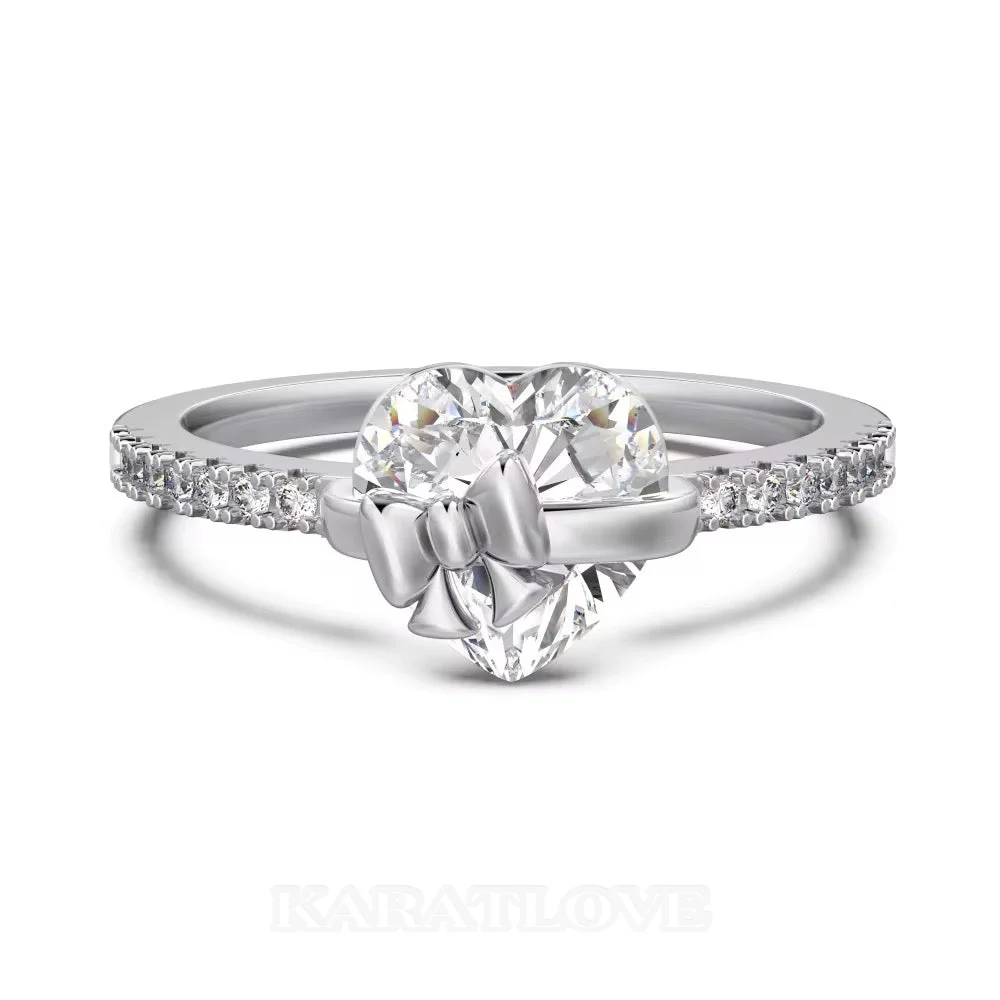 Herzförmig geschnittener Diamant in Weißem Sterling Silber mit Herz- und Schleifenmotiv Verlobungsring