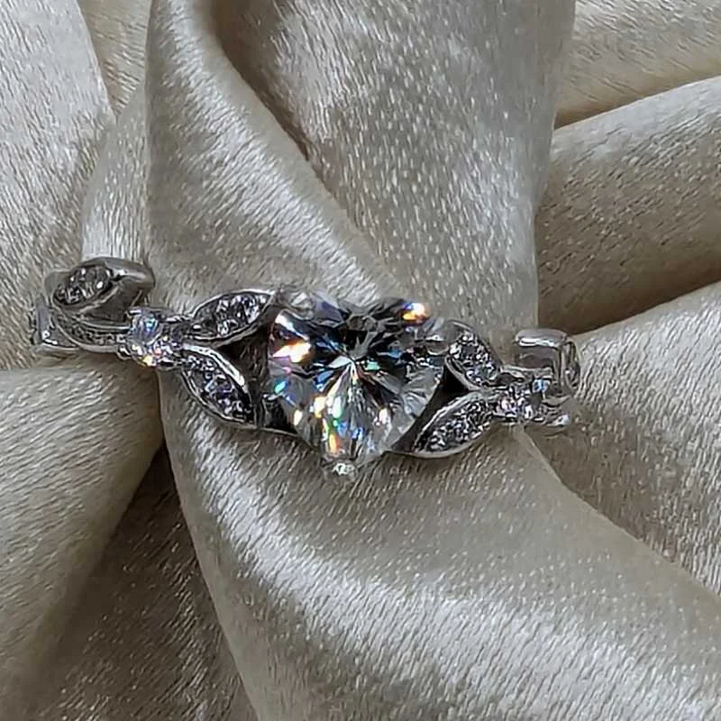 Herzförmiger Schnitt Diamantweiß Sterling Silber Blatt Verlobungsring