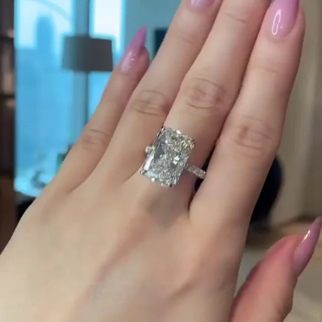 Radiantschliff Diamantweiß Verlobungsring aus 925er Sterlingsilber