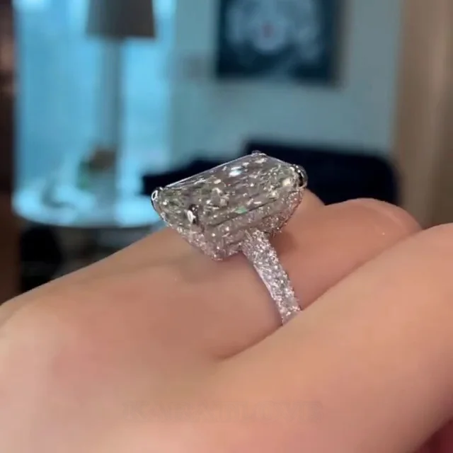 Radiantschliff Diamantweiß Verlobungsring aus 925er Sterlingsilber