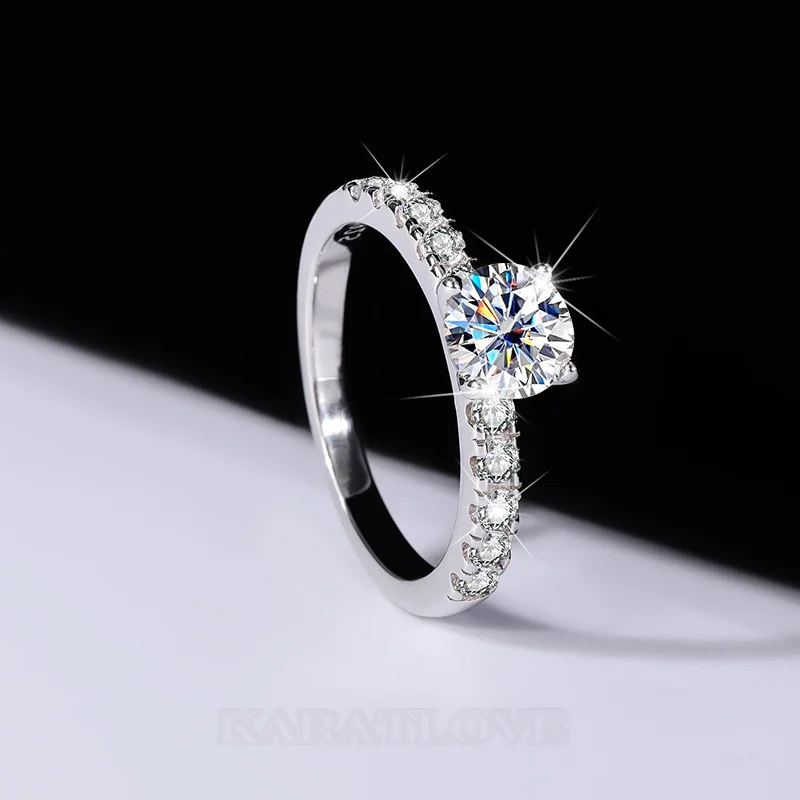 Rundschliff Moissanite Diamantweiß 925er Sterlingsilber Klassisch Verlobungsring