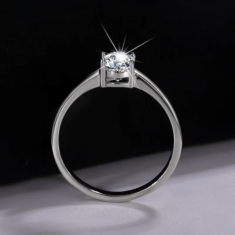 Ovalschnitt Moissanite Diamantweiß 925er Sterlingsilber Solitär-Verlobungsring
