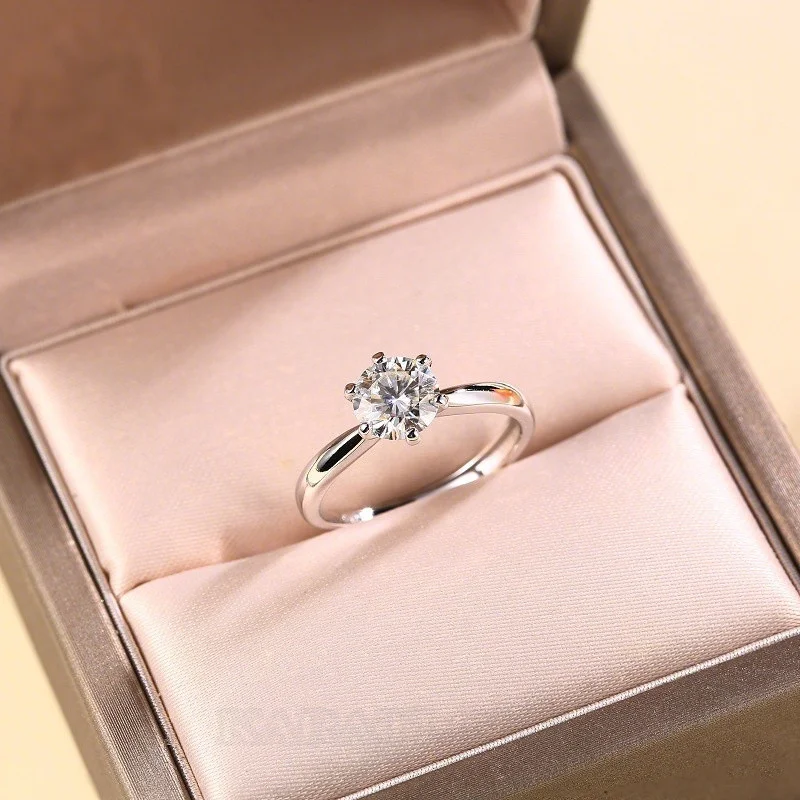 Rundschliff Moissanite Diamantweiß 925er Sterlingsilber Verstellbar Size Solitär-Verlobungsring Rundschliff Moissanite Diamantweiß 925er Sterlingsilber Verstellbar Size Solitär-Verlobungsring