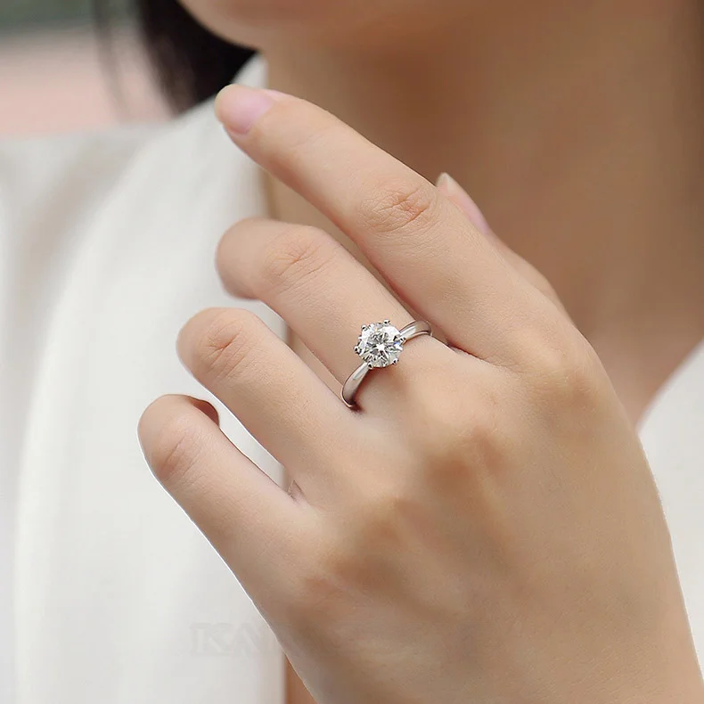 Rundschliff Moissanite Diamantweiß 925er Sterlingsilber Solitär-Verlobungsring