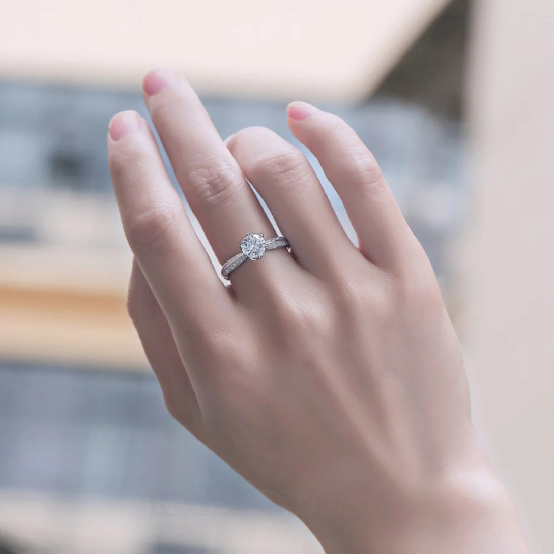 Rundschliff Moissanite Diamantweiß 925er Sterlingsilber Verstellbar Verlobungsring