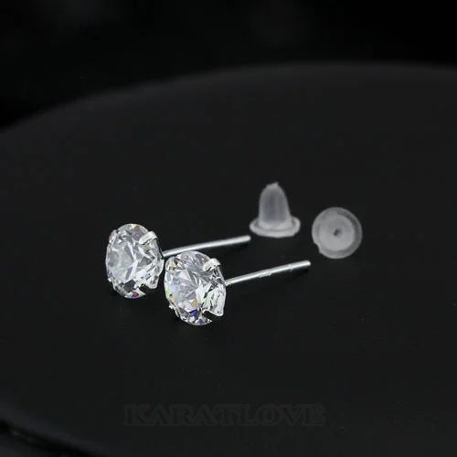 Diamantweiß 8mm Ohrstecker aus 925er Sterlingsilber