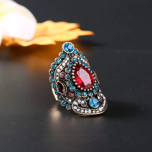 Rubinrot and Saphirblau Ring Rubinrot and Saphirblau Ring