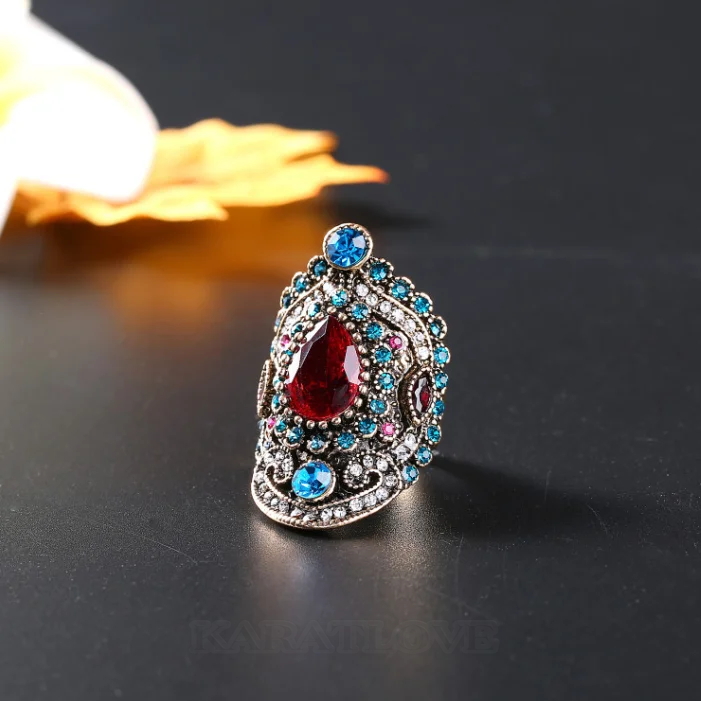 Rubinrot and Saphirblau Ring
