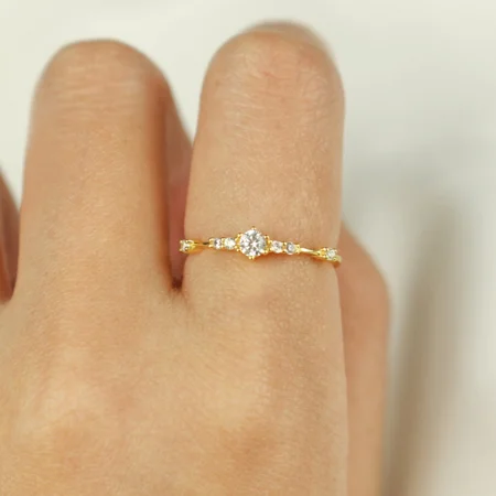 Diamantweiß Rundschliff Gelbgold Stacking Minimalistisch Ring aus 925er Sterlingsilber