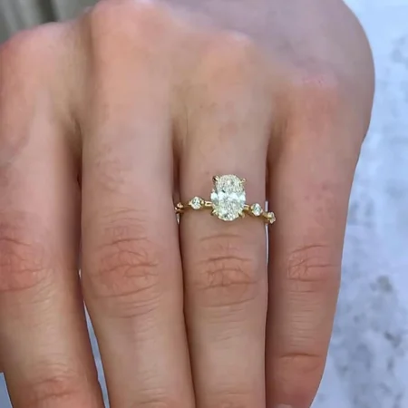 Ovalschnitt Diamantweiß 925er Sterlingsilber Gelbgold Klassisch Verlobungsring