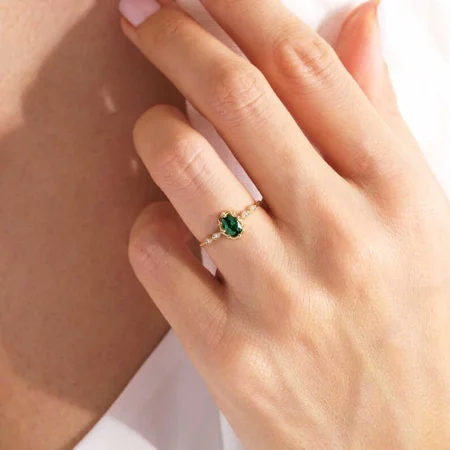 Ovalschnitt Smaragdgrün...