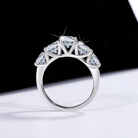Rundschliff Moissanite...