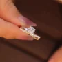 Rundschliff Diamantweiß Gelbgold Verlobungsring aus 925er Sterlingsilber