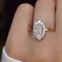 Oval Diamantweiß 925er Sterlingsilber Gold Halo Verlobungsring