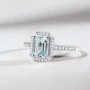 Smaragdschliff Aquamarine 925er Sterlingsilber Halo Verlobungsring