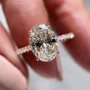 Ovalschnitt Diamantweiß 925er Sterlingsilber Verlobungsring