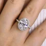 Ovalschnitt Diamantweiß 925er Sterlingsilber Halo Verlobungsring
