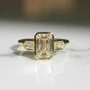 Smaragdschliff Diamantweiß 925er Sterlingsilber Gelbgold 3-Steine Verlobungsring