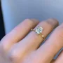 Ovalschnitt Diamantweiß 925er Sterlingsilber Gelbgold Klassisch Verlobungsring