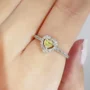 Herzförmiger Schnitt Zitronengelb Sterling Silber Halo Verlobungsring