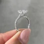 Ovalschnitt Diamantweiß 925er Sterlingsilber Verstecktes Halo Ring-Set