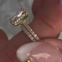 Radiantschliff Diamantweiß 925er Sterlingsilber Gelbgold Verstecktes Halo Trauring-Set