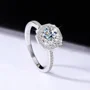 Rundschliff Moissanite Diamantweiß 925er Sterlingsilber Halo Verlobungsring