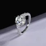 Ovalschnitt Moissanite Diamantweiß 925er Sterlingsilber 3-Steine Verlobungsring